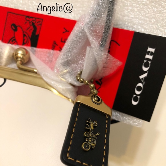 Disney Mickey Mouse X Keith Haring Kisslock - Picture 6 of 14